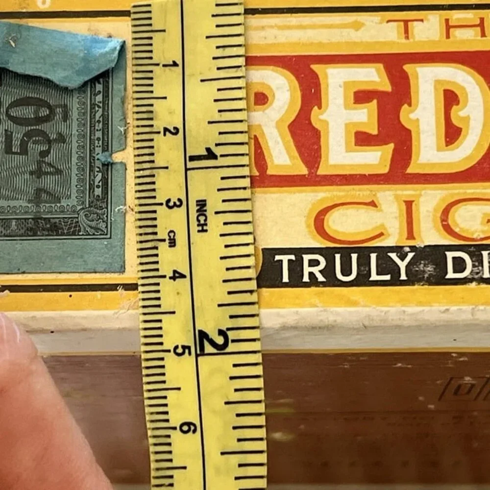 vintage red dot empty cigar box, great‎ graphics color, man cave decor item
